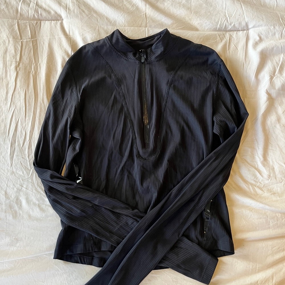 Lululemon Women's Black Long Sleeve pullover